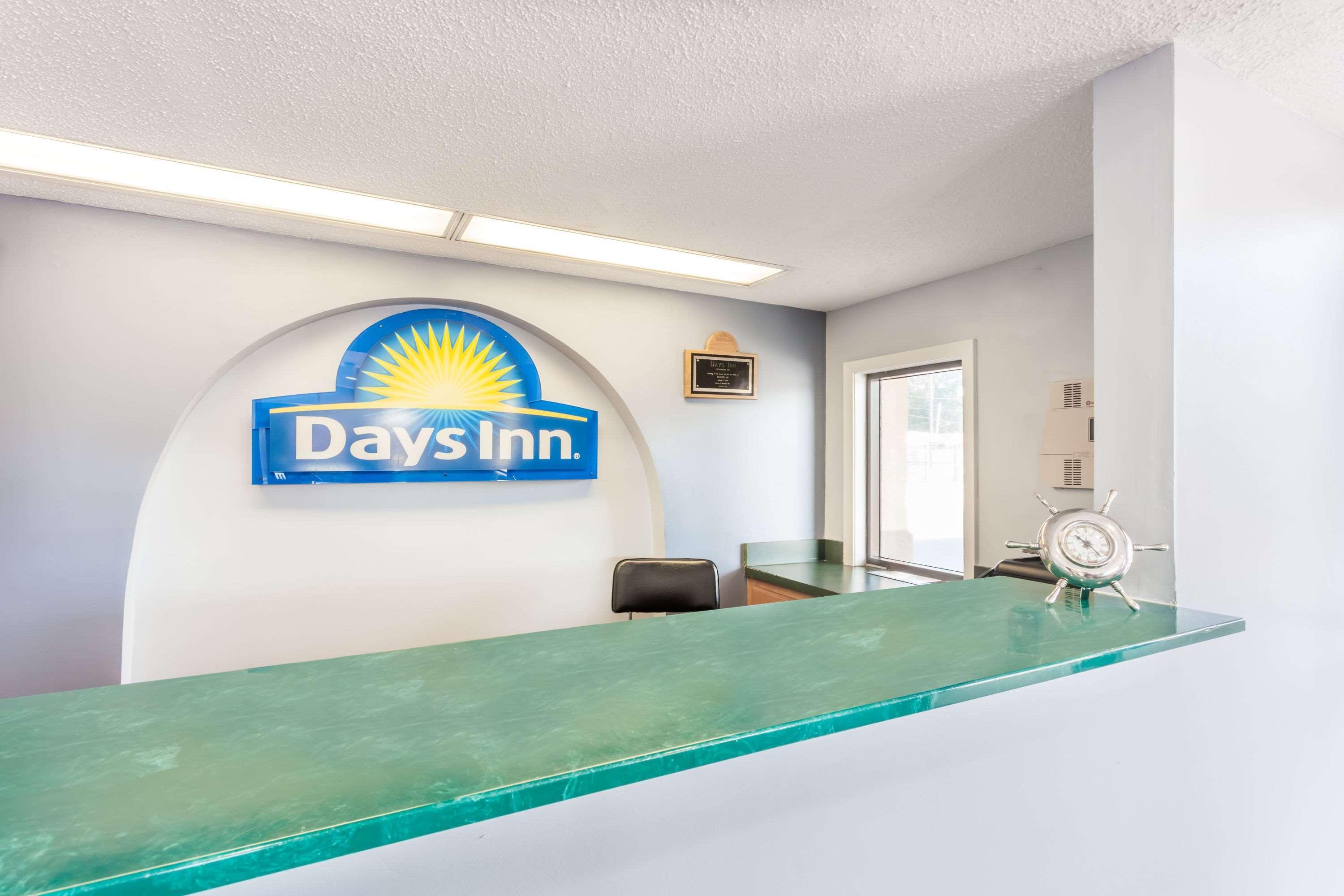 Days Inn By Wyndham Clinton Exterior foto